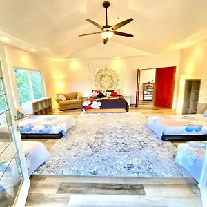 Holiday home The House - Gorgeous, Spacious 4bd2ba Near Waterfalls And Hilo, Sleeps 12!