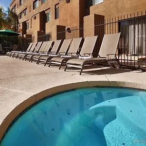 Hotel By The Mall Phoenix Airport ***